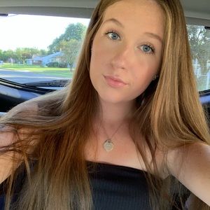 Meet your Posher, Caitlin